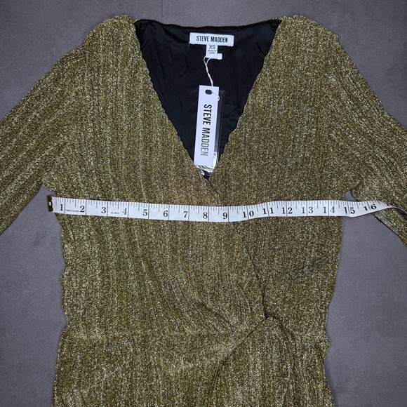 Steve Madden Gold Crinkle Metallic Long Sleeve Midi Dress - Picture 5 of 6